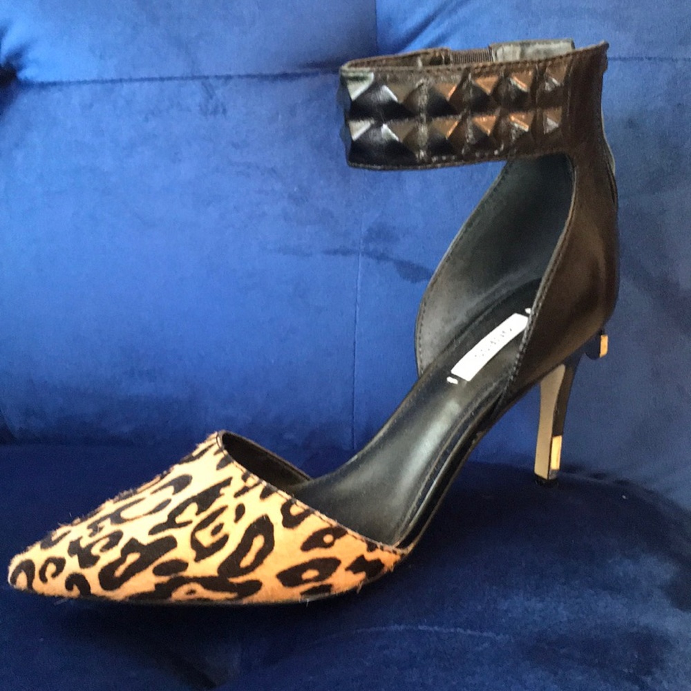 GUESS leopard heels 😍